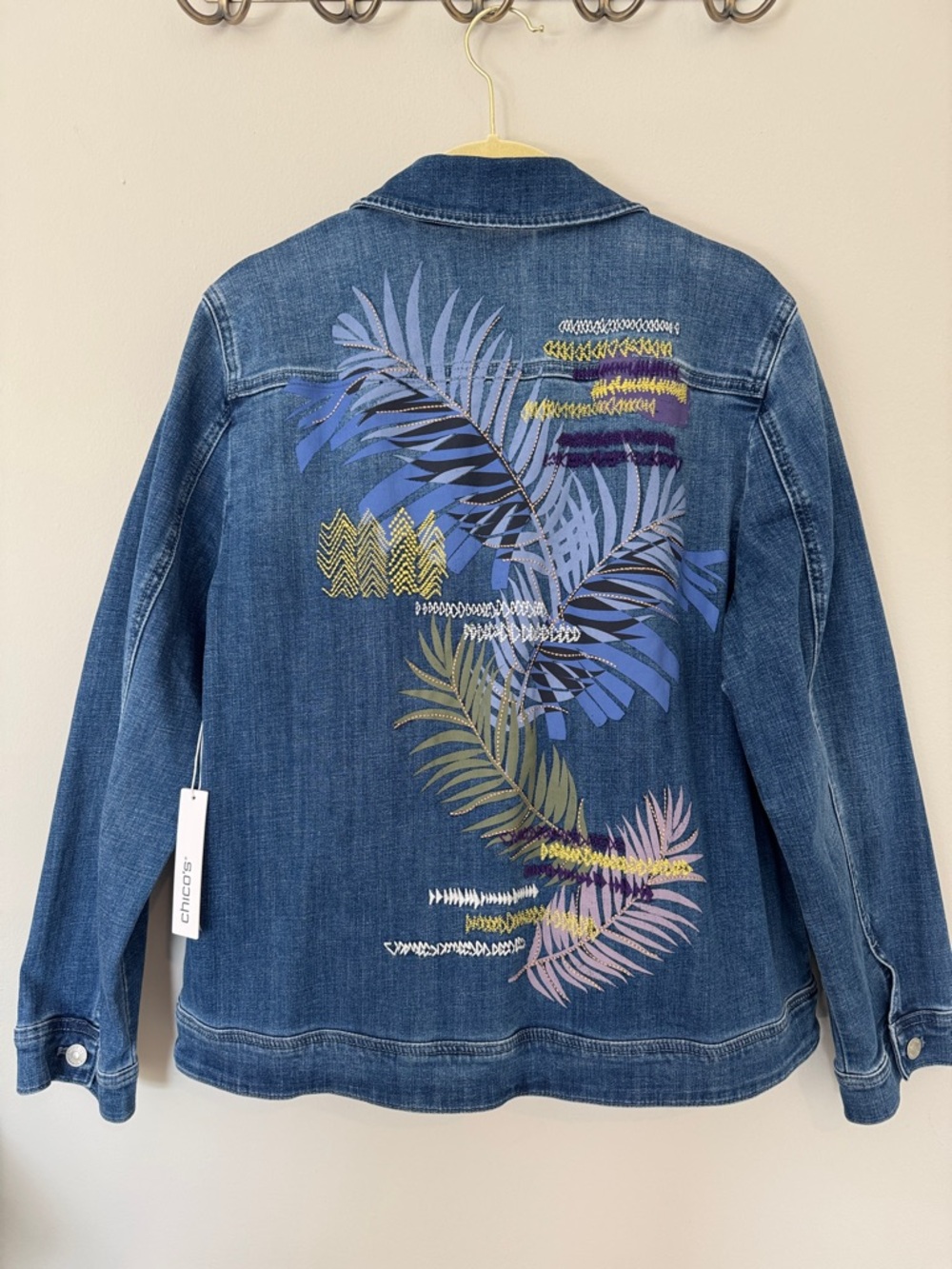 Chico's Denim Corfu Jacket with Multicolor Tropical Embroidery Sz 2 Womens 10NWT